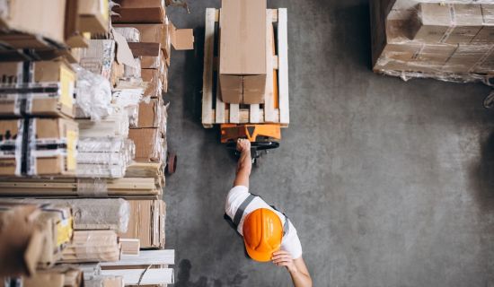 Movimentazione merci: i servizi che cerchi in un’azienda trasporti a Castello d’Argile
